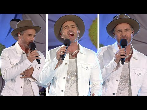 Peter Jöback - She - Stående ovationer på Lotta på Liseberg | TV4 & TV4 Play