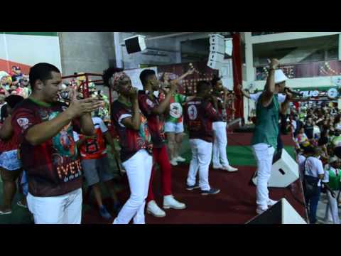 Grande Rio 2017 - Arrancada no ensaio de comunidade