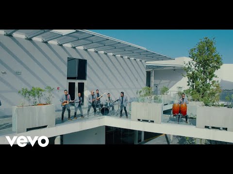 Super Lamas, Aleks Syntek - Corazones Invencibles