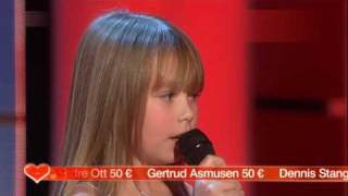 Connie Talbot &amp; Sarah Connor - Ave Maria - live in Ein Herz für Kinder - 12.12.2009