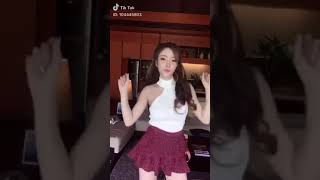 Download lagu Gadis Cantik Goyang Pinggul mp3 Download lagu Gadis Cantik Goyang Pinggul mp3