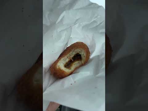 CURRY BREAD FROM 7-ELEVEN JAPAN IS DELISH