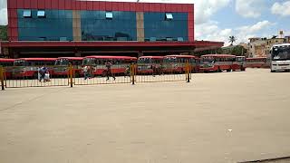 preview picture of video 'Ksrtc Airavat arriving in mysore stand'
