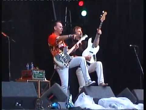 The Hamsters - "Sharp Dressed Man" Cropredy 2005