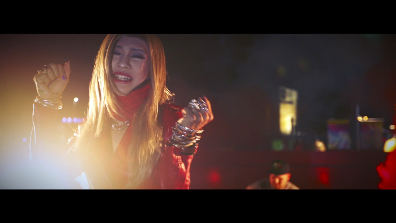 Jessie Chung - Forever Young (Official Video) with Subtitles 鍾潔希 钟洁希 英語歌曲 Forever Young 官方高畫質 完整MV"