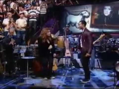 Ana Carolina e John Legend - Entreolhares( Ao vivo no Altas Horas )