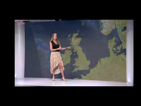 Lizzie with revealing skirt and forecast !