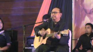 Ebiet G Ade Menjaring Matahari Live In Bukittinggi