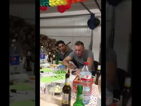 Chinese bewirbt sich bei Pizzeria *Telefon Prank*