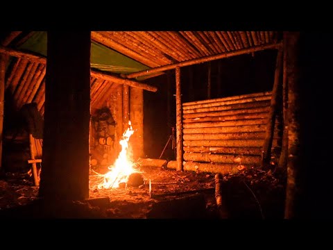 OVERNIGHT CAMP AT THE FORT IN THE WOODS. Build a Large Thermal Wall, Steak and Potatoes, Tarp Revamp