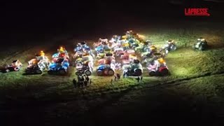 La coreografia di 40 trattori: formano un albero di Natale e illuminano la notte di Capracotta | ...