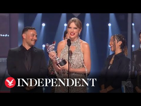 Taylor Swift announces new album onstage at VMAs