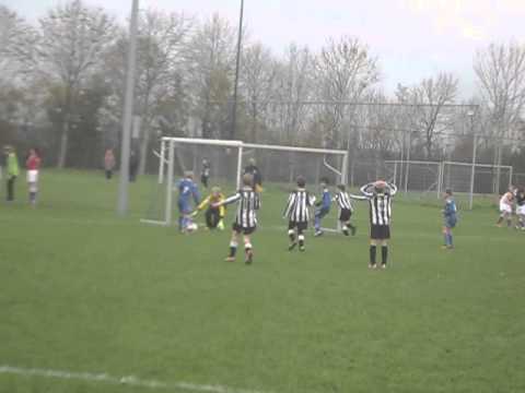 Timo Nagelhout maakte enige goal voor SSV'65 E1 tegen MZC'11 E1