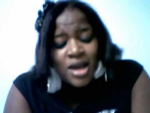 Christina Watson (Niina.Fr3shh) singing 