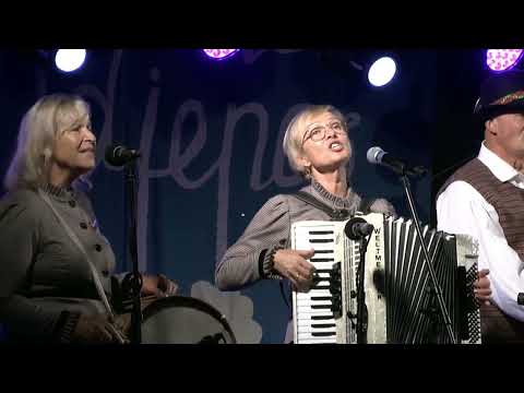 Piemenaitė  - Liaudiškos muzikos kapela „Apynėlis“