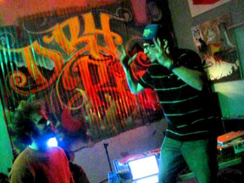 Mac Lethal vs Mekizal