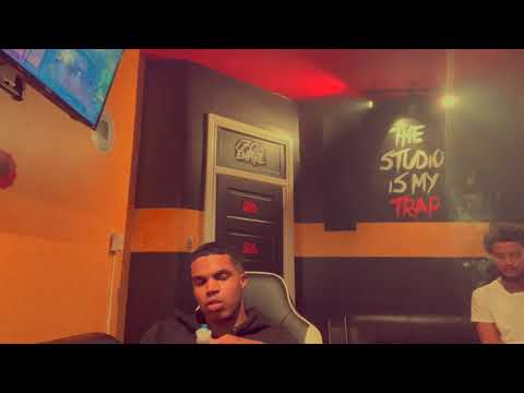 Nello "Live & Direct" Episode 1