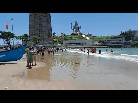 murudeshwar beach.