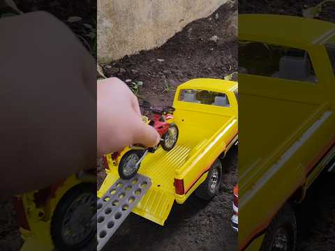 Twin RC Trucks Hauling Motocross Bikes | Hilux & K10 Power