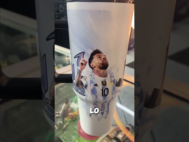 Vídeo relacionado con Botella Térmica Personalizada Fútbol Girona | Regalo Original para Aficionados del Fútbol | Regalo Camisetas Equipos Futbol | Termo Acero Inoxidable Doble Capa 500 ml (Girona)