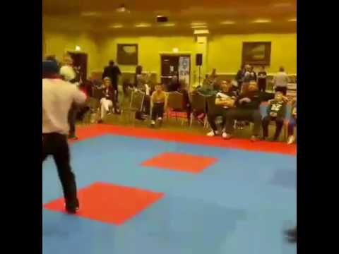 Kickboxing head kick!!!!!!!