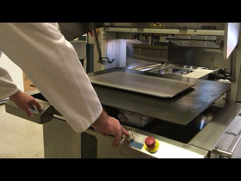 Food Tools Model ACC-10USRW Ultrasonic Cake Cutter