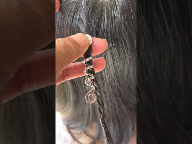 Vídeo relacionado con NKlaus Celtic Bead Hair and Beard Jewellery DWALIN Bronce Curling Bead 6400