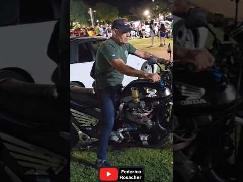 Motos  - Motorcycle  - Encuentro de Autos Clásicos en Morteros  - Córdoba  - Argentina. #motos