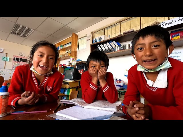 Un giorno di scuola nelle Ande - La vita dei bambini in un villaggio di montagna dell'Ecuador