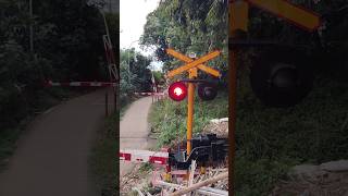 Download lagu suara palang kereta api baru Perlintasan bangkong banten mp3