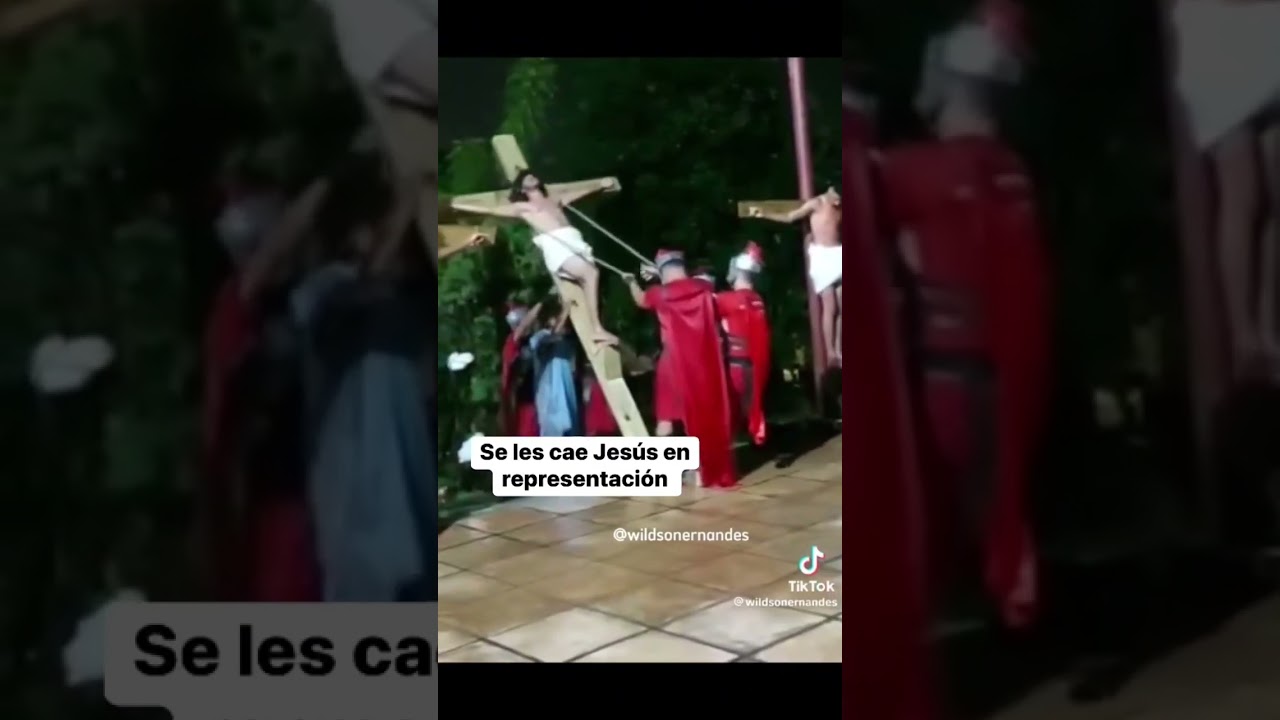 Se les cae Jesús en representación de Viacrucis #viacrucis #viral #SemanaSanta23