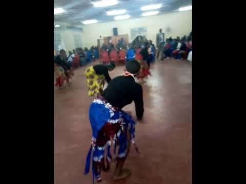 Higa ruyange dansé par les élèves de l'école "Amie des Enfants"de Matana