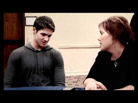 Steven R McQueen - The Vampire Diaries - EYECON Interview