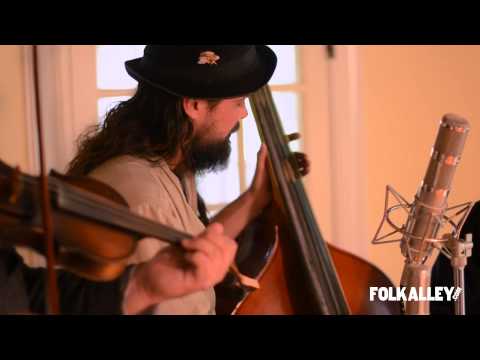Folk Alley Sessions: The Howlin' Brothers - "Louisiana"