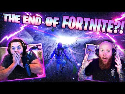 THE END OF FORTNITE?! *LIVE EVENT REACTION* - FT. DRLUPO, CLOAZKY & COURAGEJD