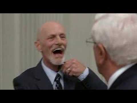 Scary Movie 3 - Aliens at the White House  [Funniest Scene]  Leslie Nielson R.I.P
