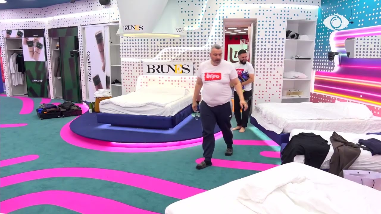 Bie gongu, nis sfida për kërkimin e ëmbëlsirave Lupo