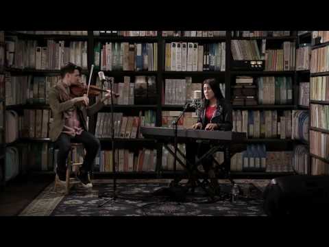 download lagu mp3 mp4 Vanessa Carlton Blue Pool Live, download mp3 Vanessa Carlton Blue Pool Live free download mp3, download mp3 Vanessa Carlton Blue Pool Live