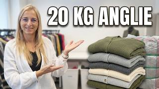 Balík 920/26, 20 kg, lehké dámské svetry, kardigany, originál Anglie, 1. jakost, cca 74 Ks