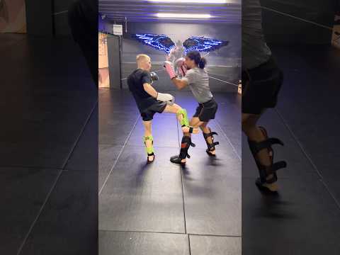 Muay Thai Training – 4 Ways to Hit Hard Low Kicks with Paul Karpowicz