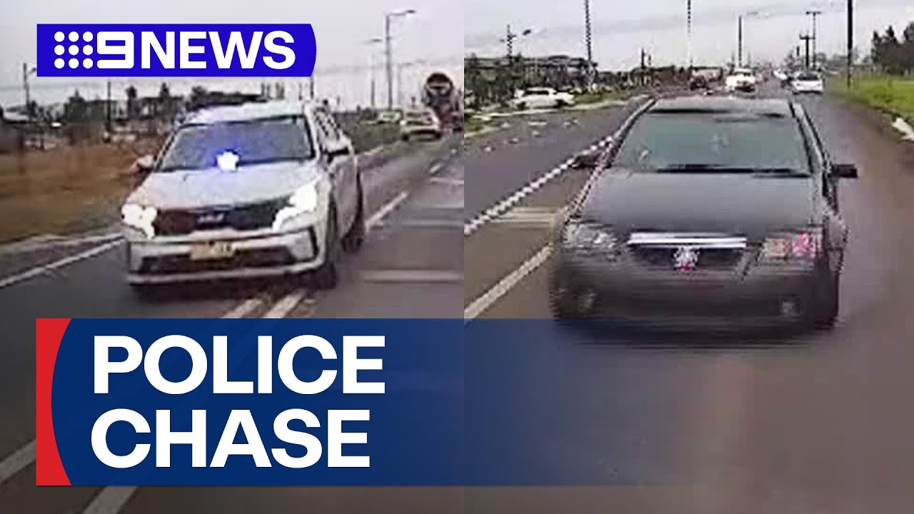 Wild Melbourne police chase captured on dashcam footage | 9 News Australia
