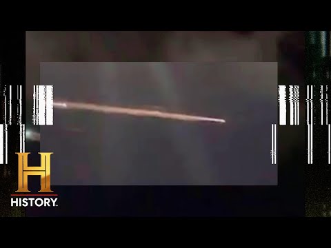 TWIN UFOS TEAR OPEN THE AUSTRALIAN SKY | The Proof Is Out There (Season 2) | History