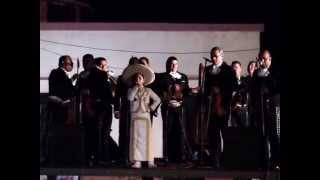 preview picture of video 'Andri La Charrita de Oro junto al Mariachi Show 2000 -  Cucurrucucu Paloma'