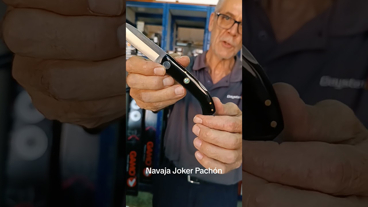 NAVAJA DEPORIVA CON CACHAS EN ASTA DE BUFALO Y HOJA DE 8 CM