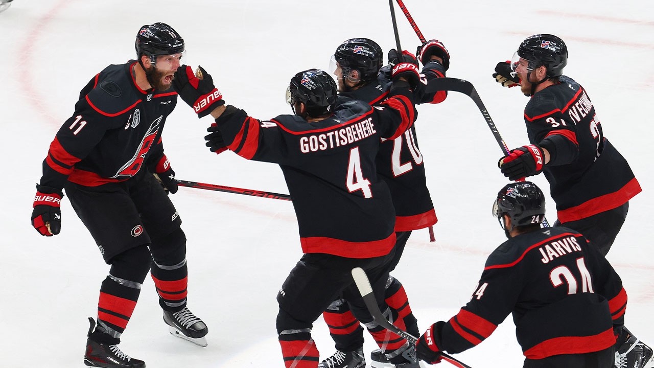 DRAMATIC REVIEW leads to CLUTCH Hurricanes Power-Play Goal!