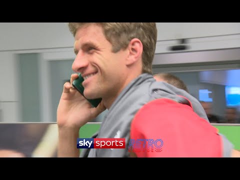 Thomas Muller hilariously uses his passport as a phone to avoid reporters