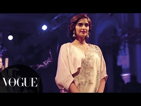 download lagu mp3 mp4 Rahul Mishra Vogue, download lagu Rahul Mishra Vogue gratis, unduh video klip Rahul Mishra Vogue