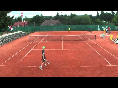 Podolan - Bruckner 6:4, 7:6 (4)