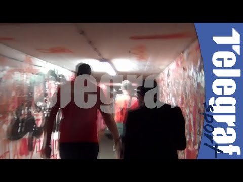 Izlazak igrača Zvezde i Partizana kroz tunel Marakane - 151. Večiti derbi