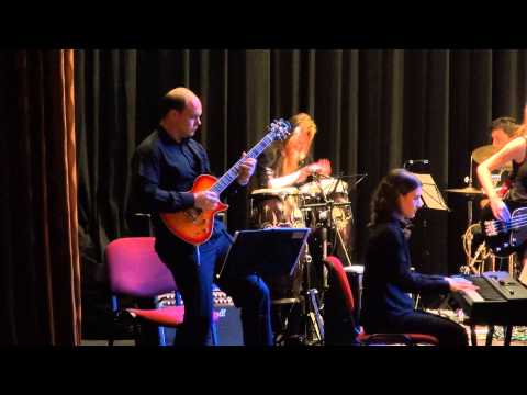 2015 01 20 Galakoncert - 18 The chicken